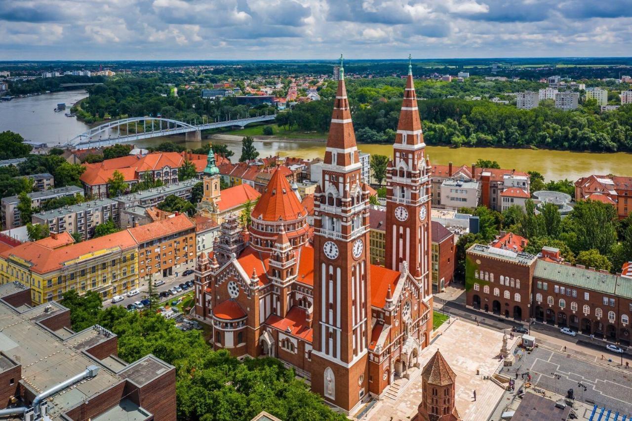 Rudi és Fickó Lakosztály Szeged Exterior foto